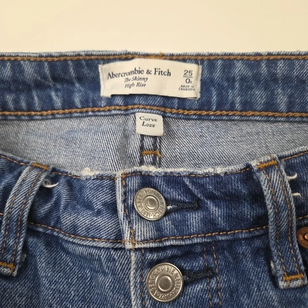Abercrombie Skinny High‎ Rise Curve Love Jeans 25/0R – Distressed Denim